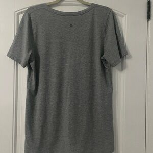 Lululemon Athletica Gray Short Sleeve Tee